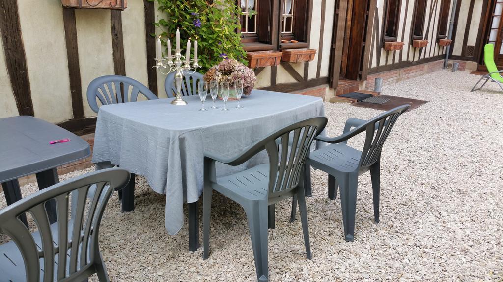 Le Gite De Laurence Villa Sainte-Liviere Esterno foto